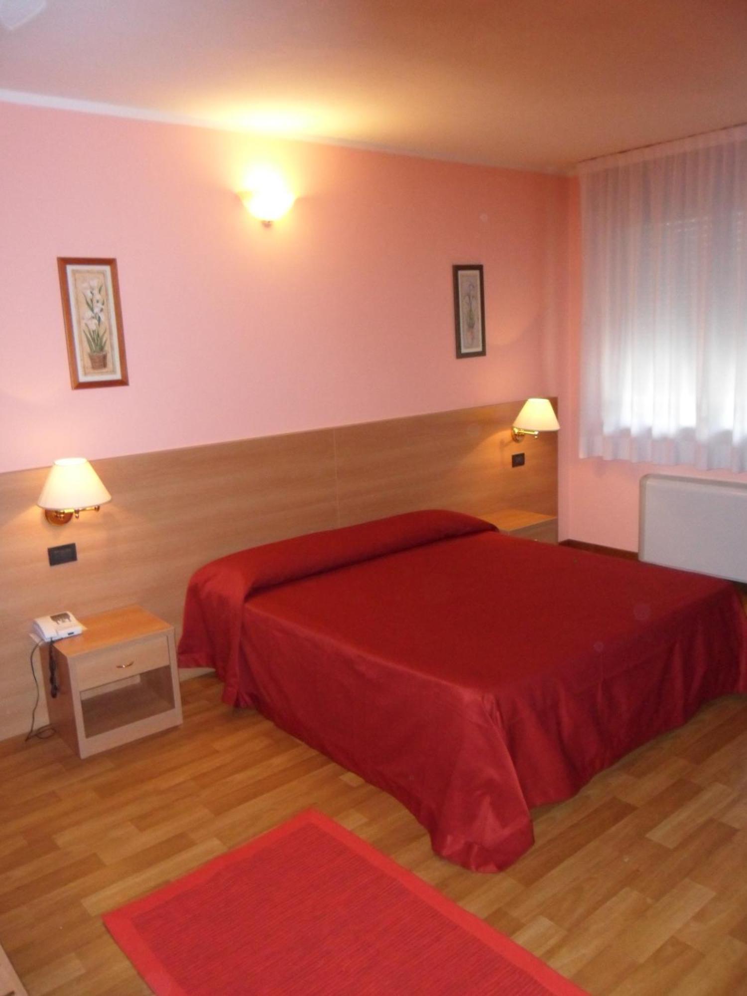 Hotel Ristorante Al Bassanello Bassano del Grappa Dış mekan fotoğraf