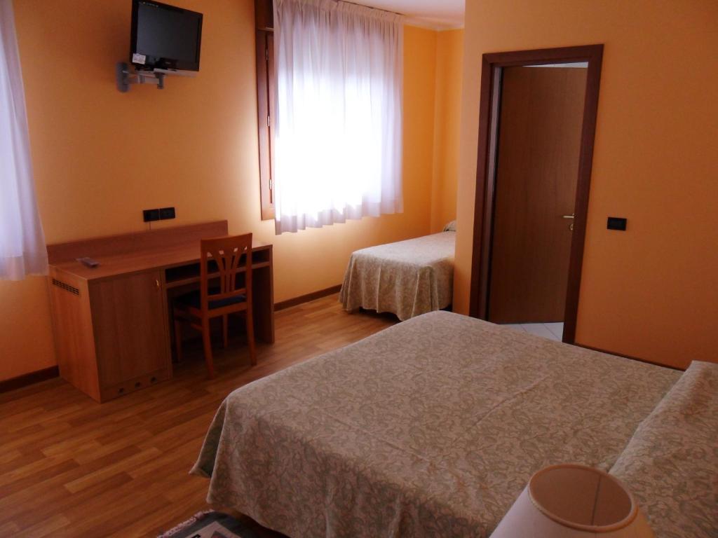 Hotel Ristorante Al Bassanello Bassano del Grappa Oda fotoğraf